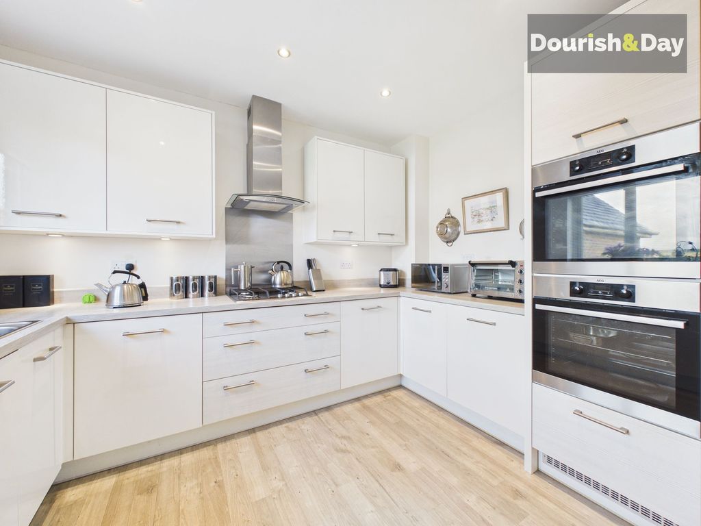 Property photo 3 of 31