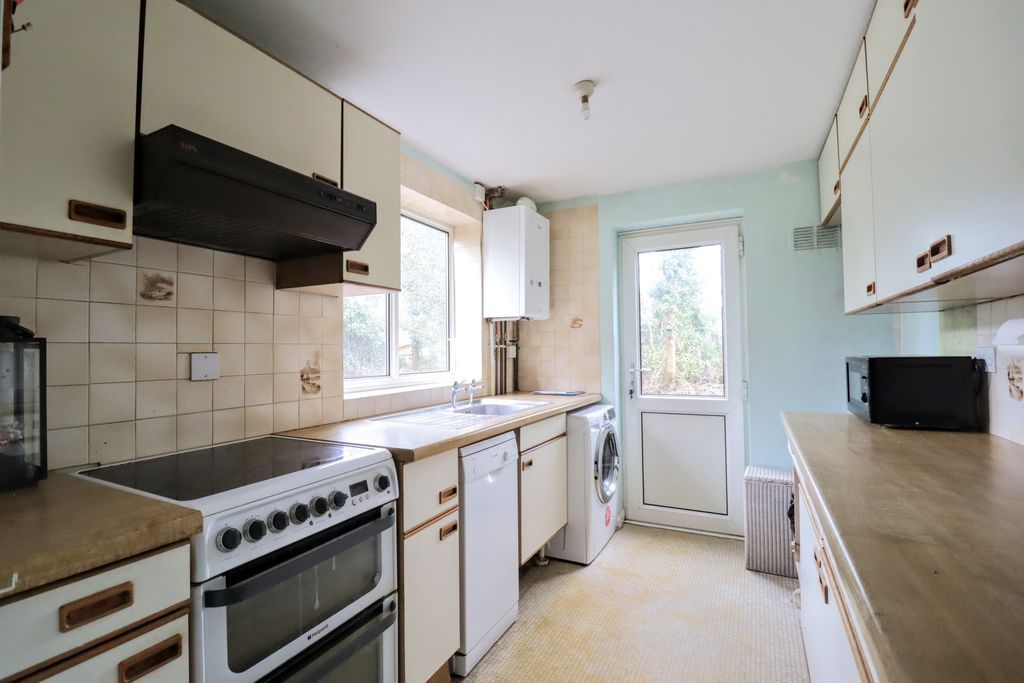 Property photo 3 of 13 Kitchen