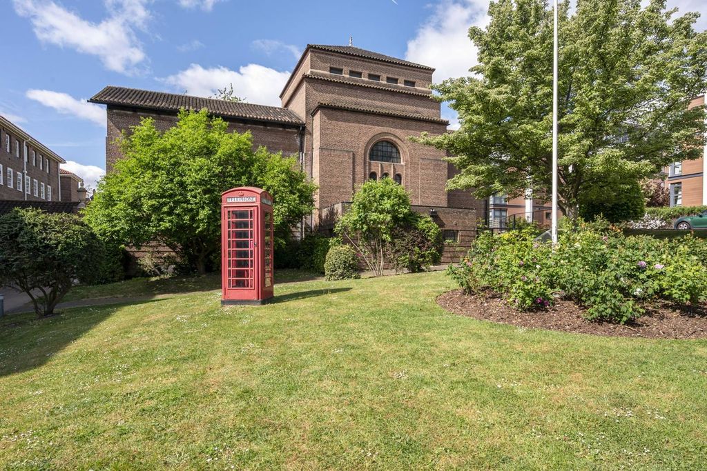 Property photo 3 of 13