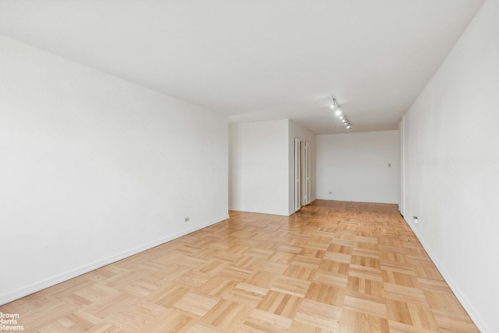 Property photo 3 of 8 <Alttext/>