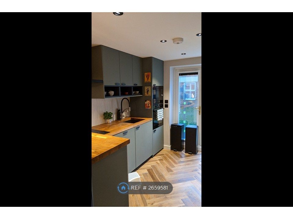 Property photo 2 of 17 Kitchen Area And Door To Garden