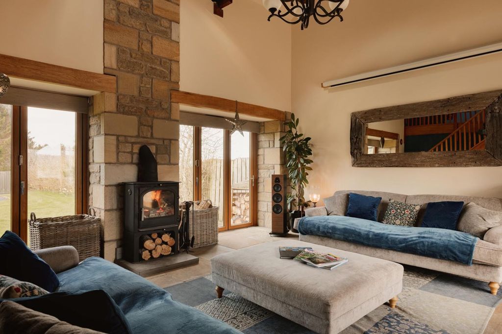 Property photo 3 of 34