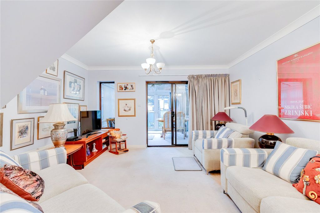 Property photo 3 of 26 Picture No. 02