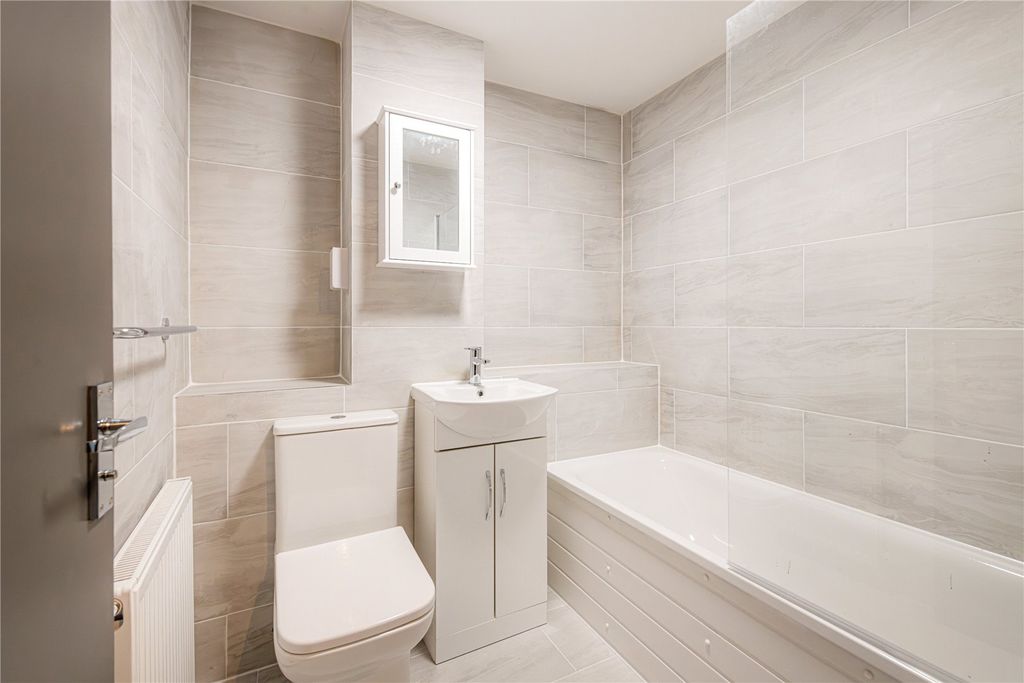 Property photo 3 of 6 Picture No. 01