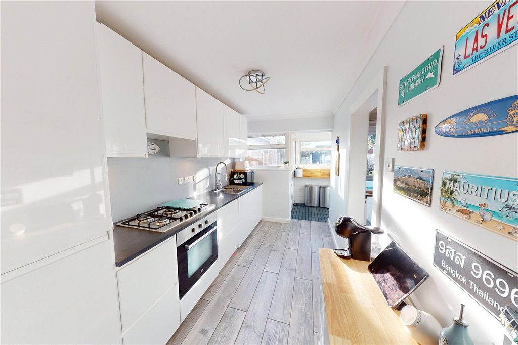 Property photo 1 of 24 Picture No. 01