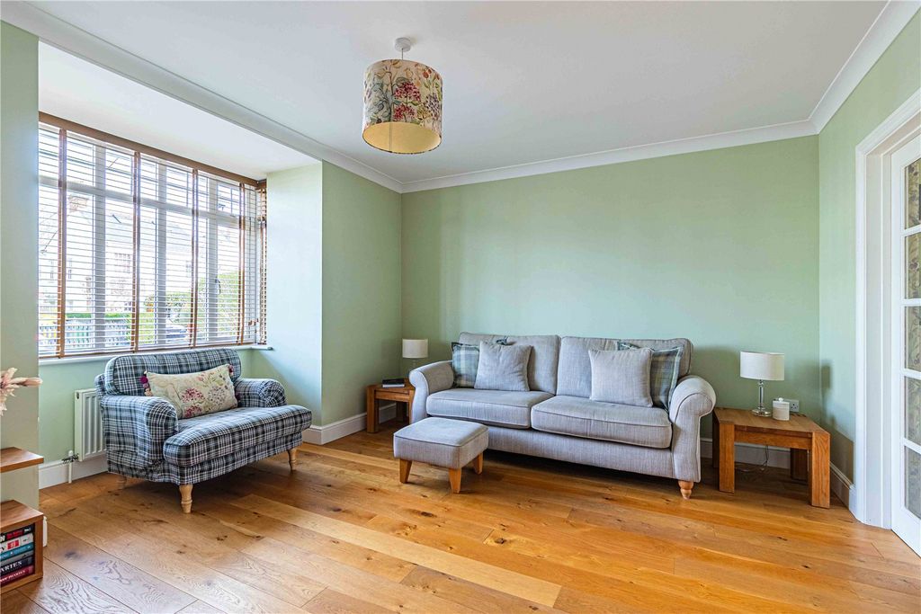 Property photo 2 of 38 Picture No. 35