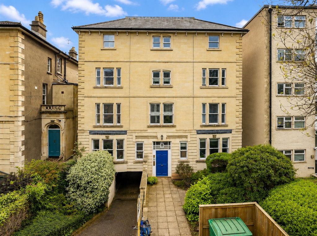Property photo 1 of 11 Picture No. 13
