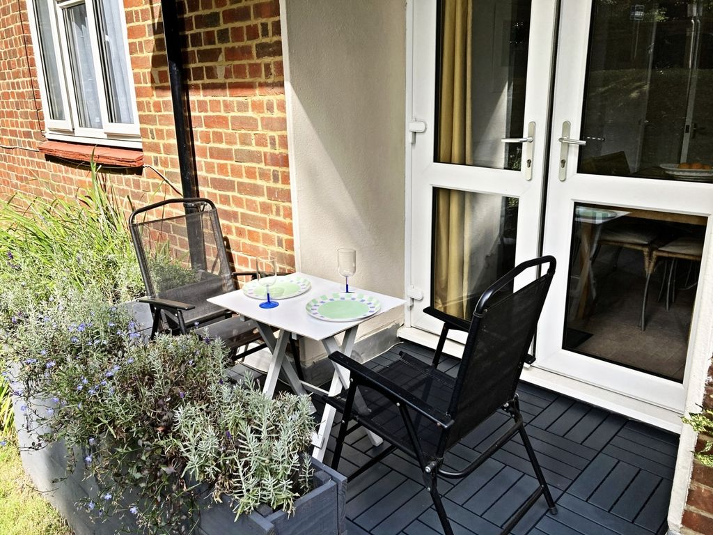Property photo 3 of 12 Flat 1 Kinnaird House - Patio Jessica2