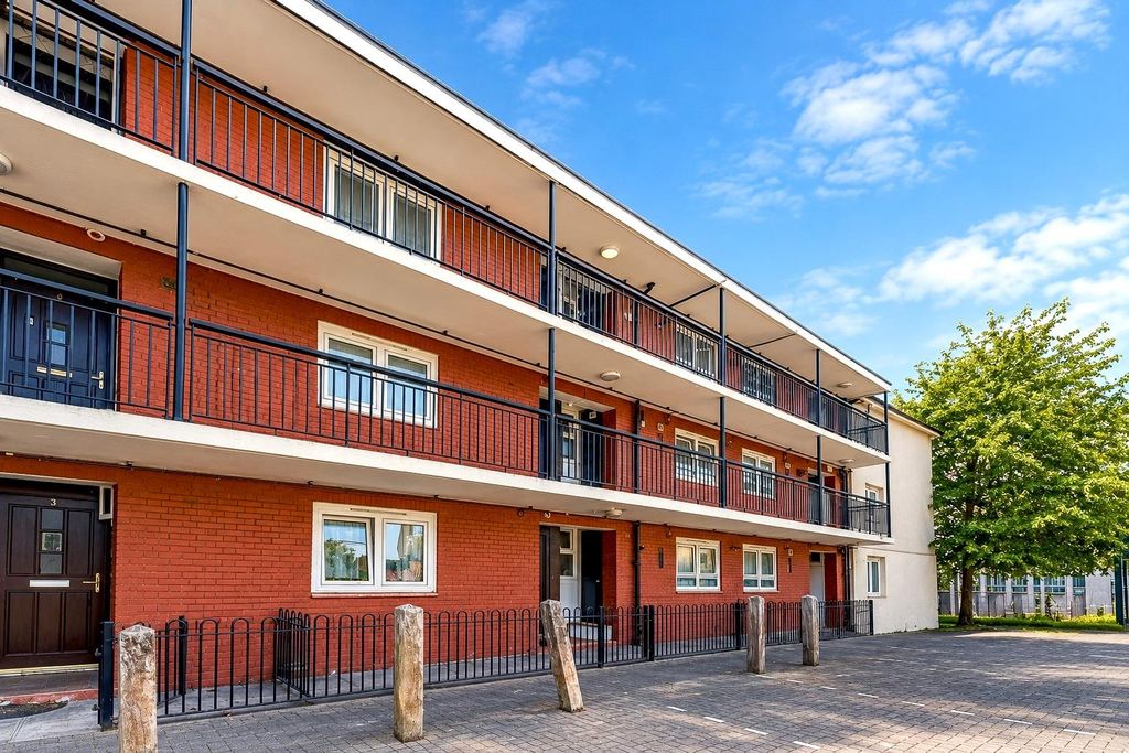 Property photo 1 of 11 Boden House