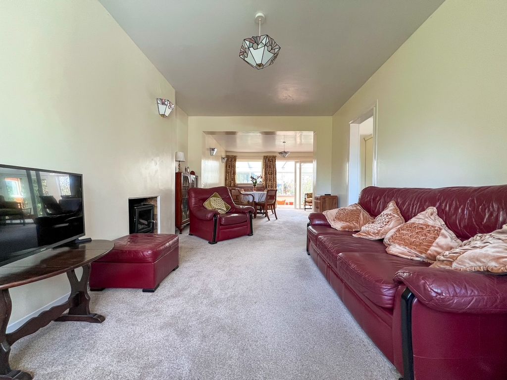 Property photo 3 of 44