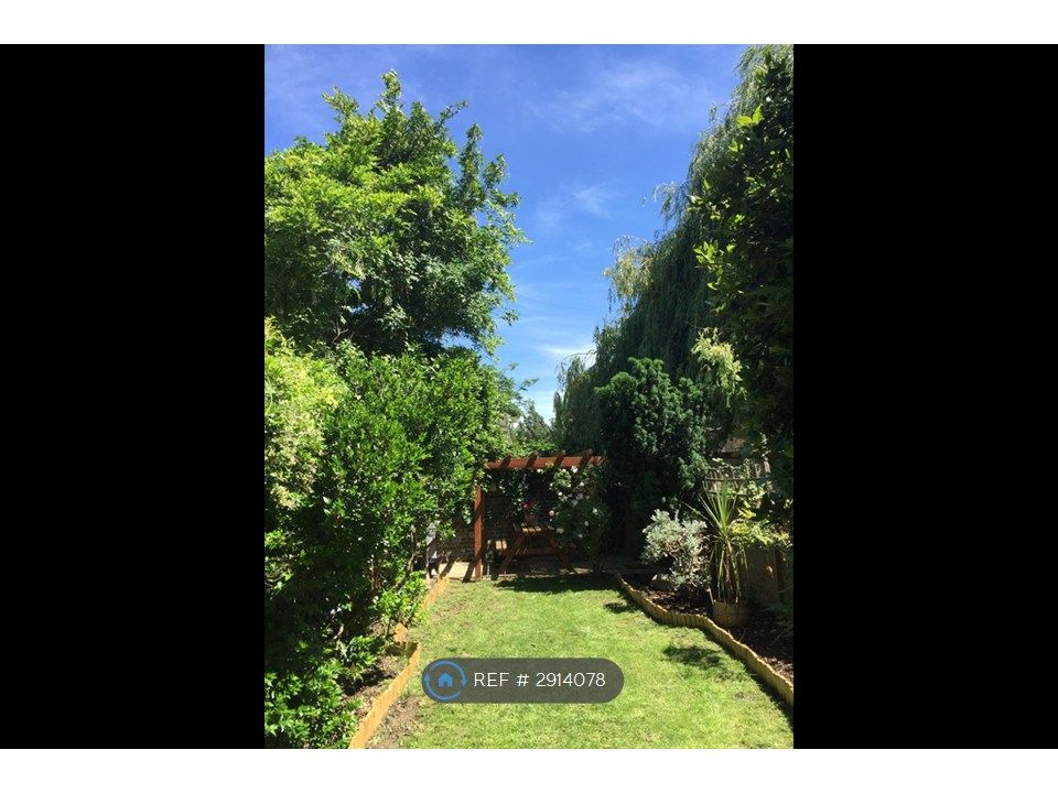 Property photo 2 of 11 Garden