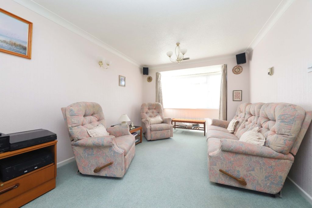 Property photo 2 of 10 4118773