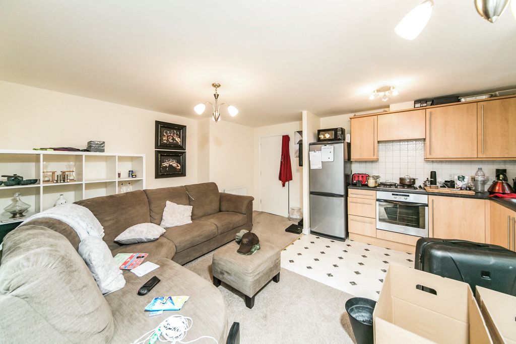 Property photo 3 of 8 B9B6B76c-2d40-4A0A-B