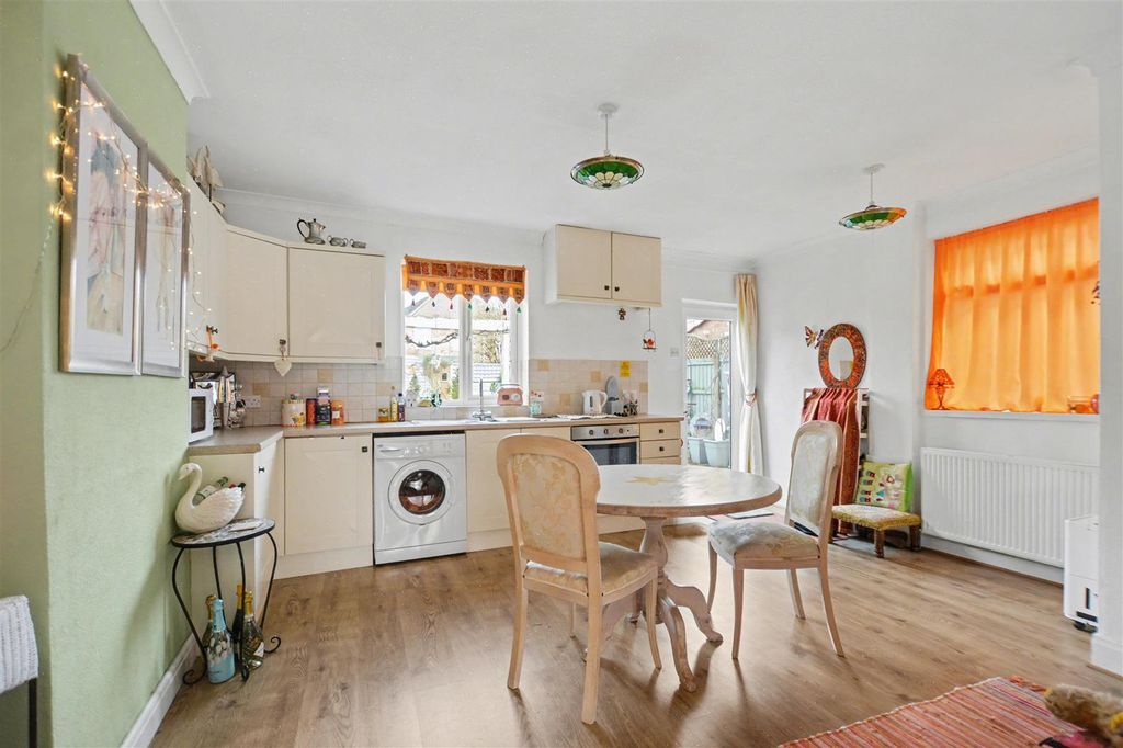Property photo 3 of 17 Kitchen Diner_1.Jpeg