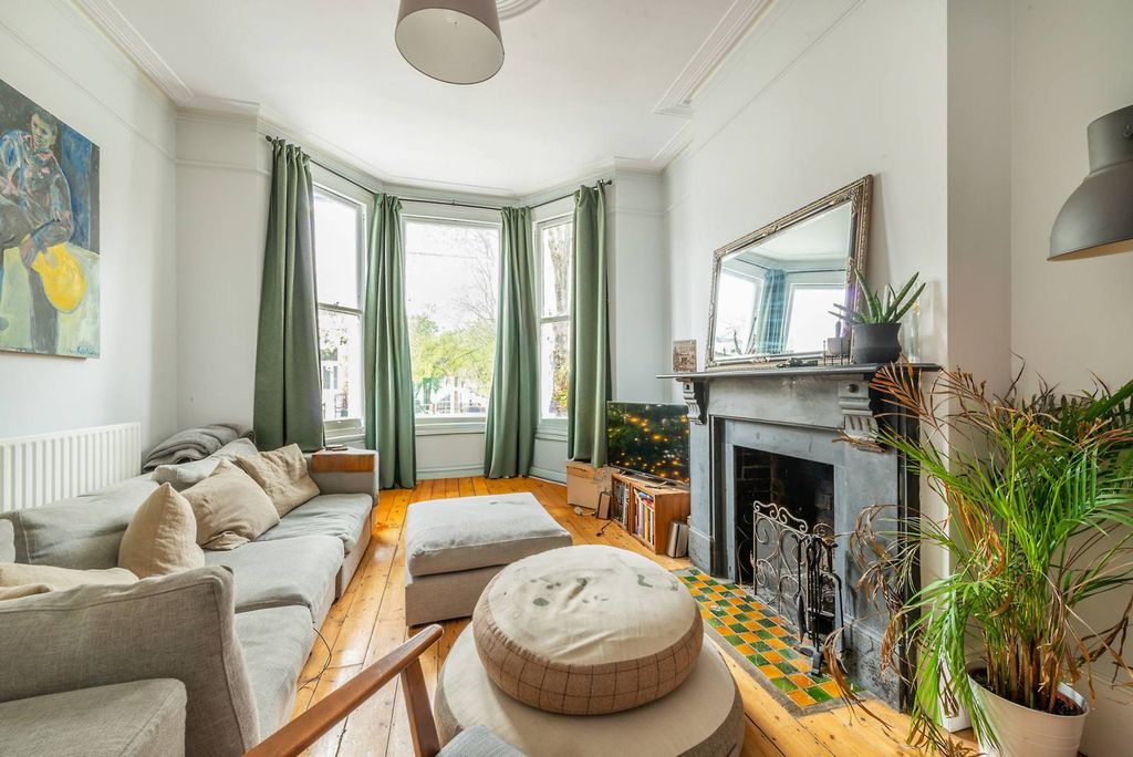 Property photo 1 of 9