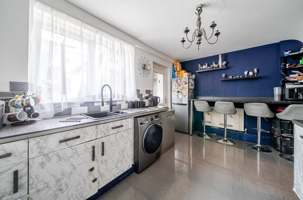 Property photo 3 of 12 1534446-19-1A130B...