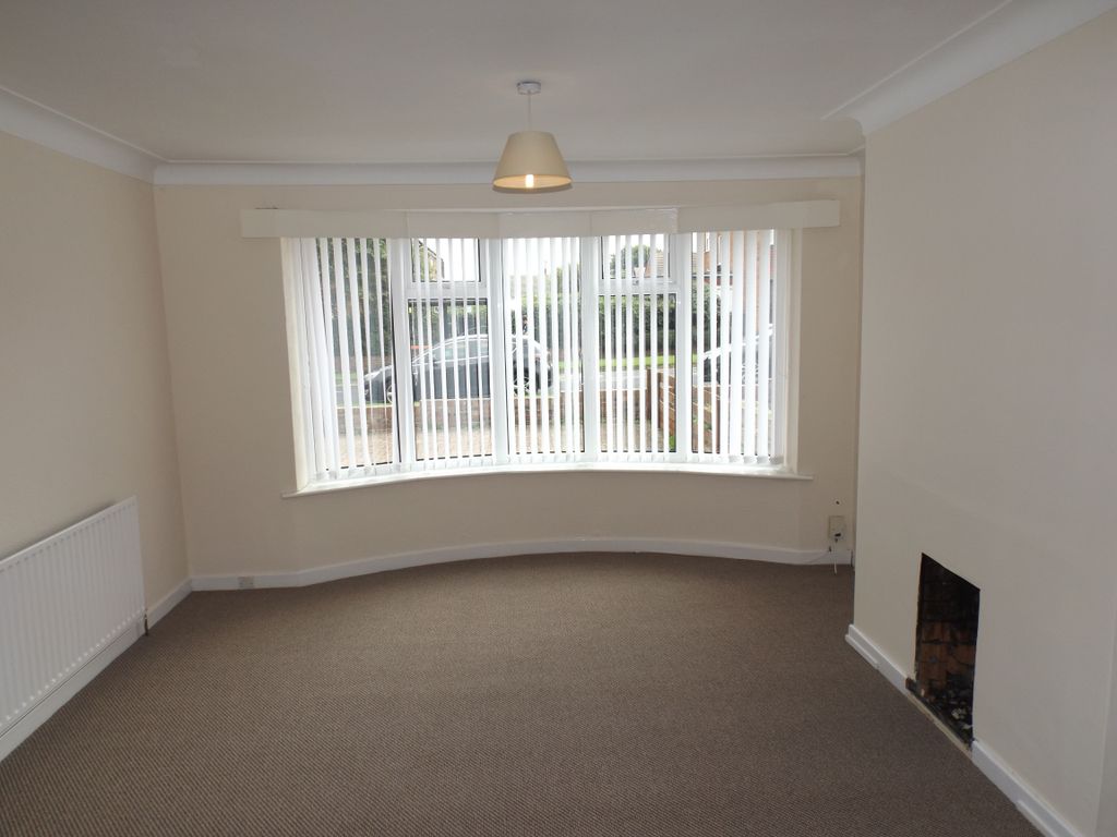 Property photo 3 of 11 Lounge