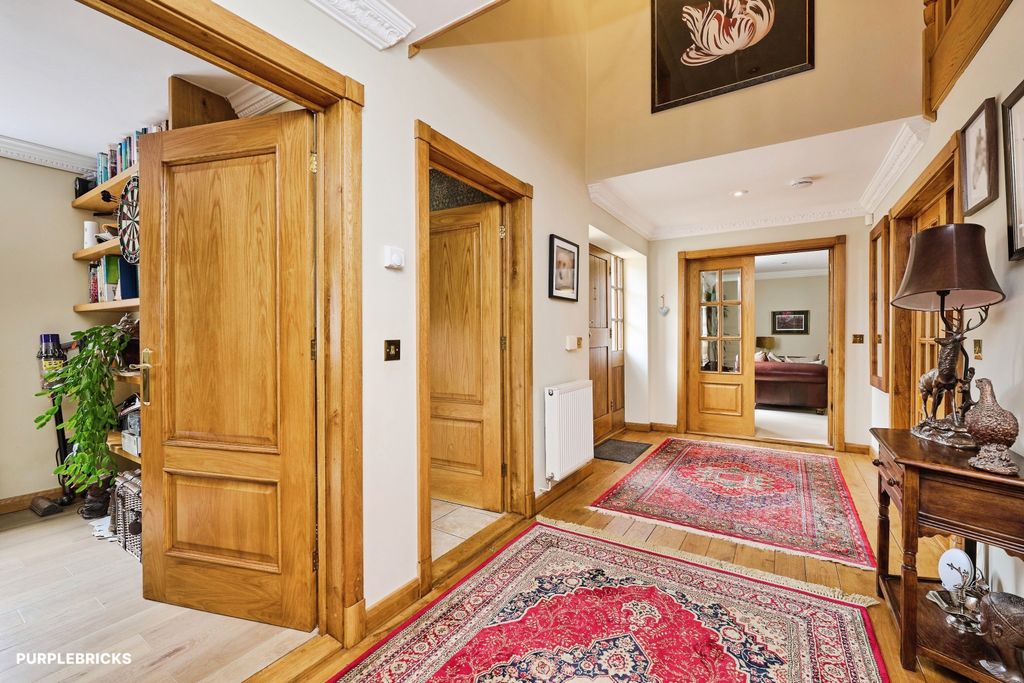 Property photo 3 of 23