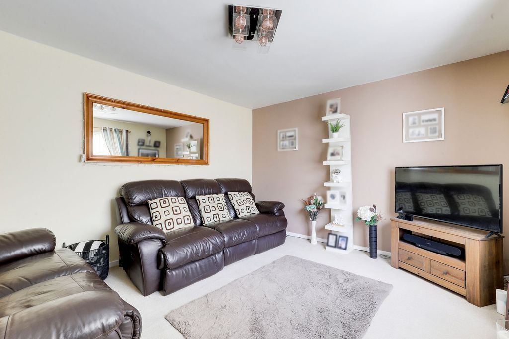 Property photo 3 of 19