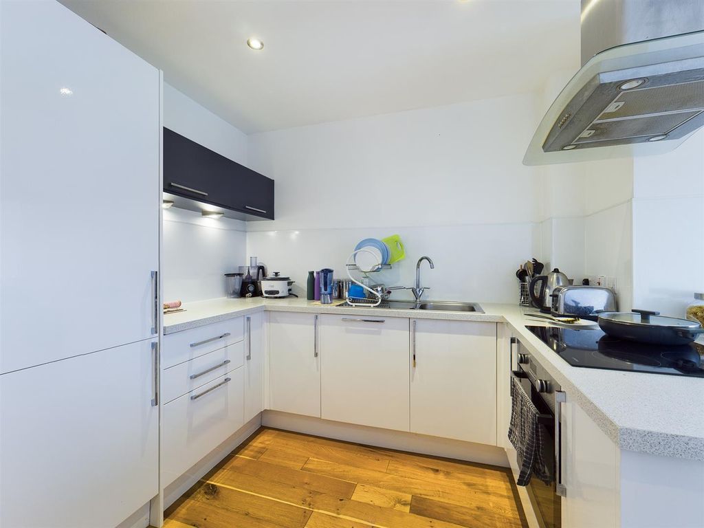 Property photo 3 of 9 Cam00318P1-Pr0417-Still06.Jpg