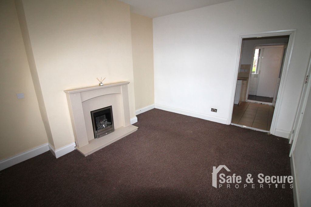 Property photo 2 of 8 Living Room