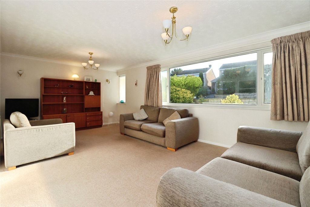 Property photo 2 of 18 Picture No. 10