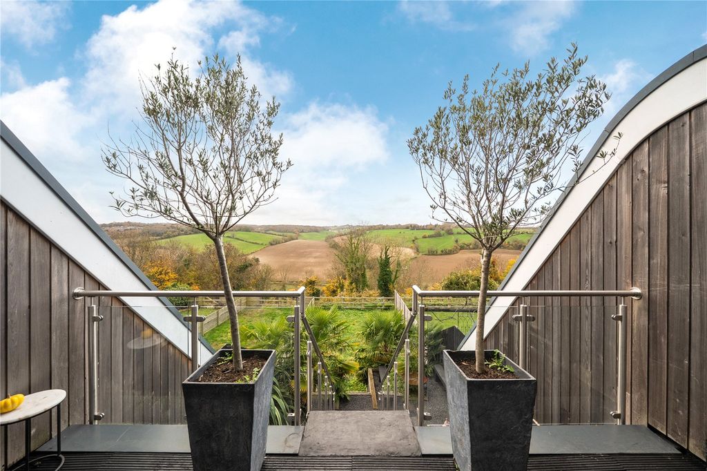 Property photo 2 of 22 Picture 2