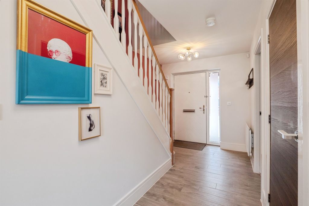 Property photo 2 of 20