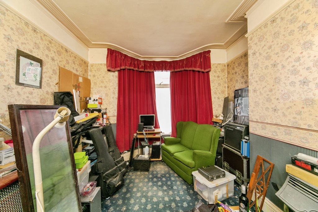 Property photo 2 of 14