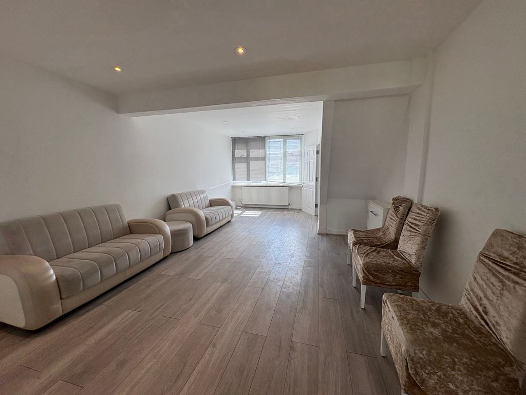 Property photo 3 of 11 Img_4157