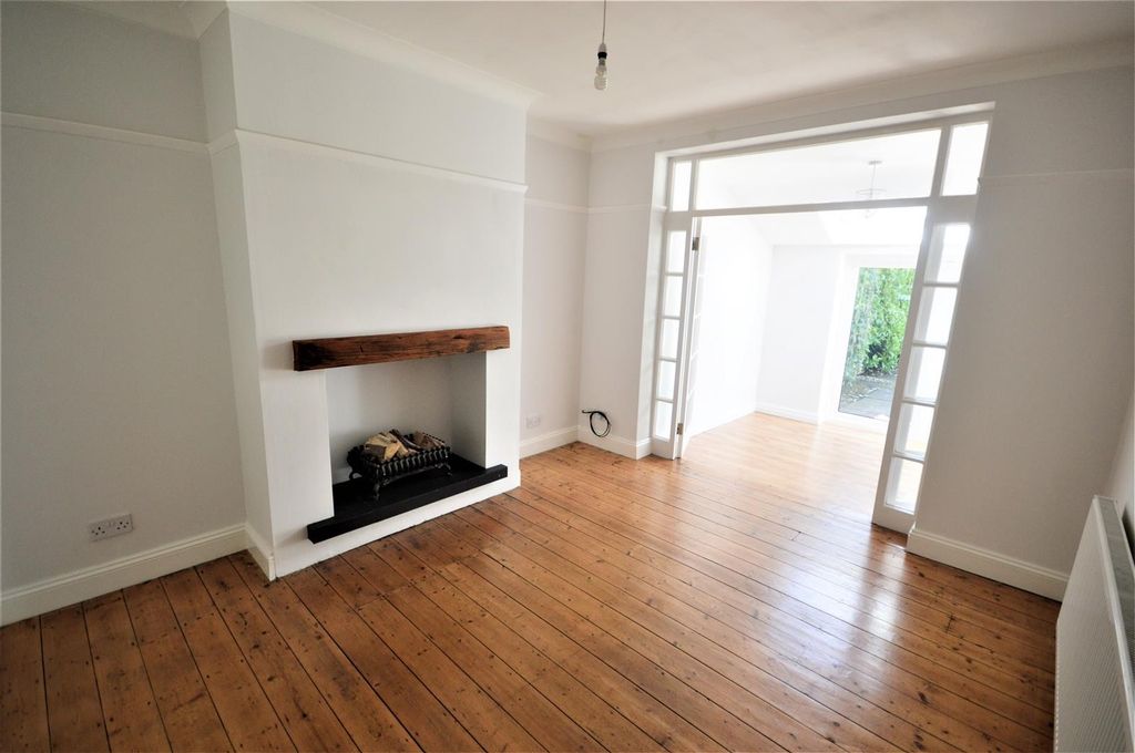 Property photo 3 of 12 Dining Room