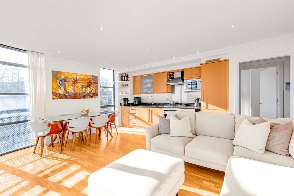 Property photo 3 of 6