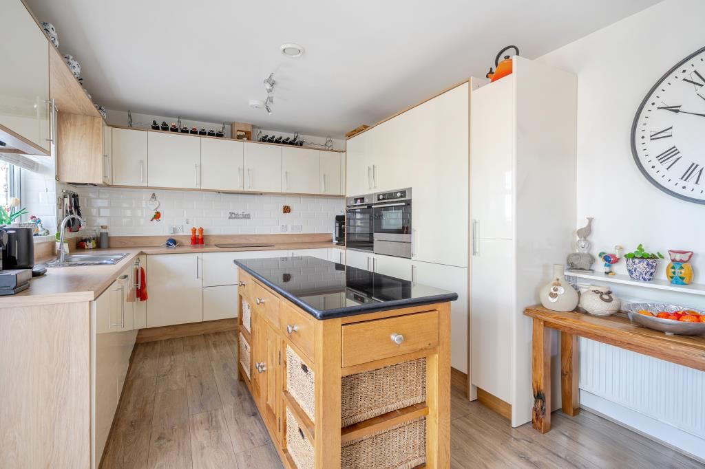 Property photo 2 of 18 Photos