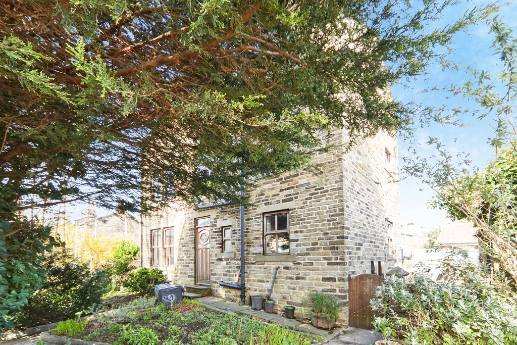 Property photo 1 of 16