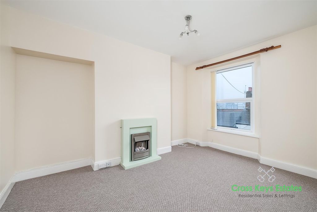 Property photo 3 of 12 Sitting Room