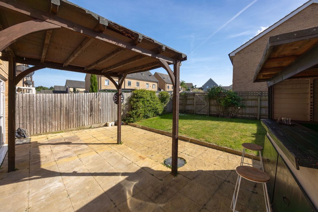 Property photo 2 of 41