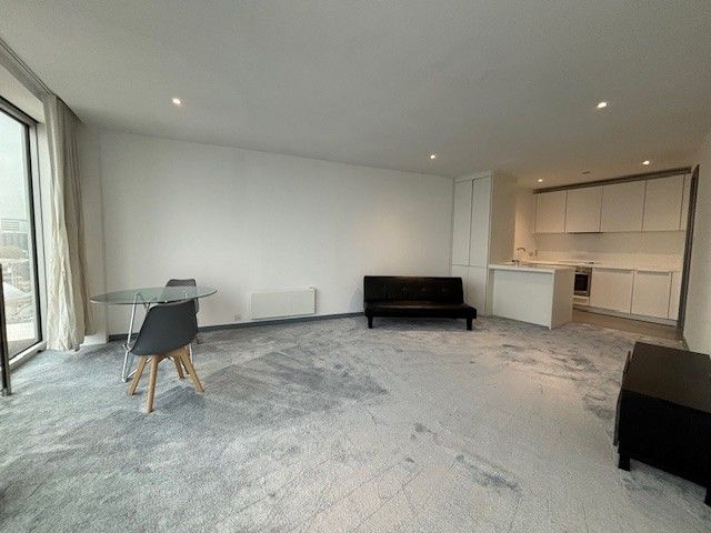 Property photo 3 of 9 1009 7
