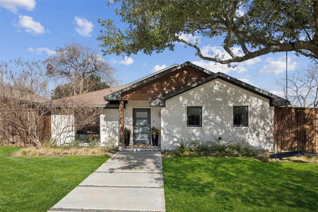 Property photo 1 of 31