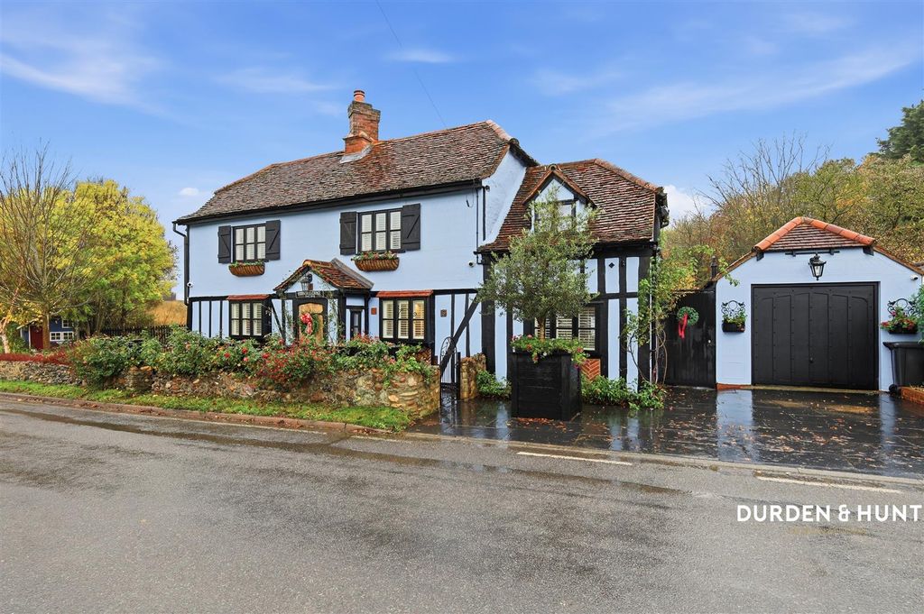 Property photo 1 of 24 Hobbs Cross