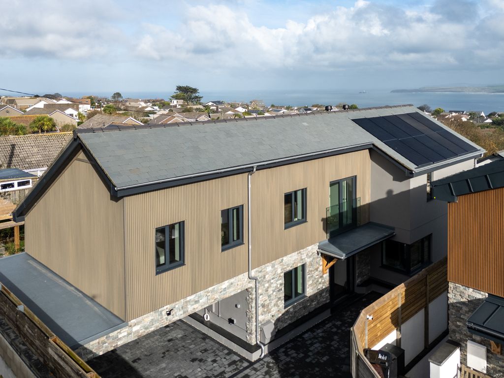 Property photo 3 of 51