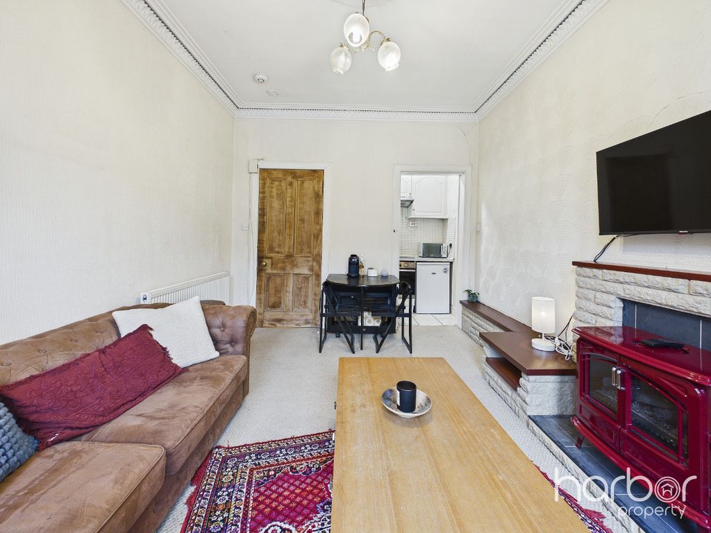 Property photo 3 of 10 4891575