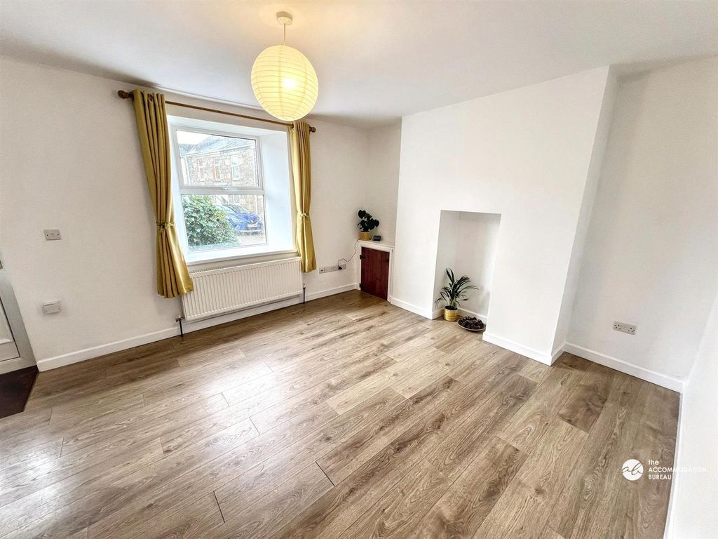 Property photo 3 of 12 Living Room