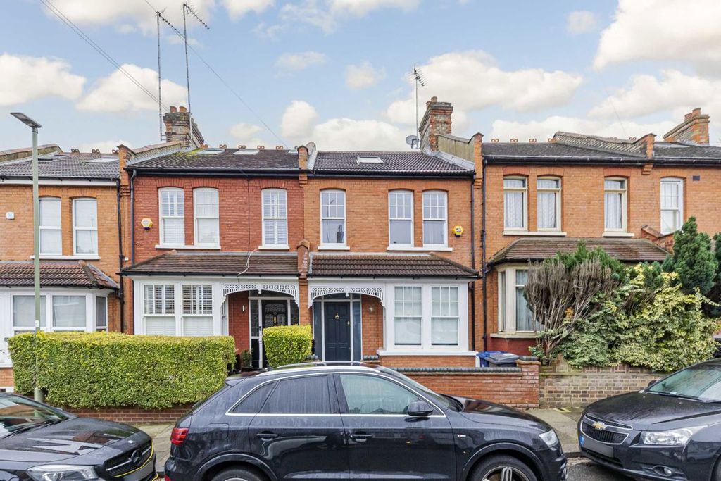 Property photo 2 of 8