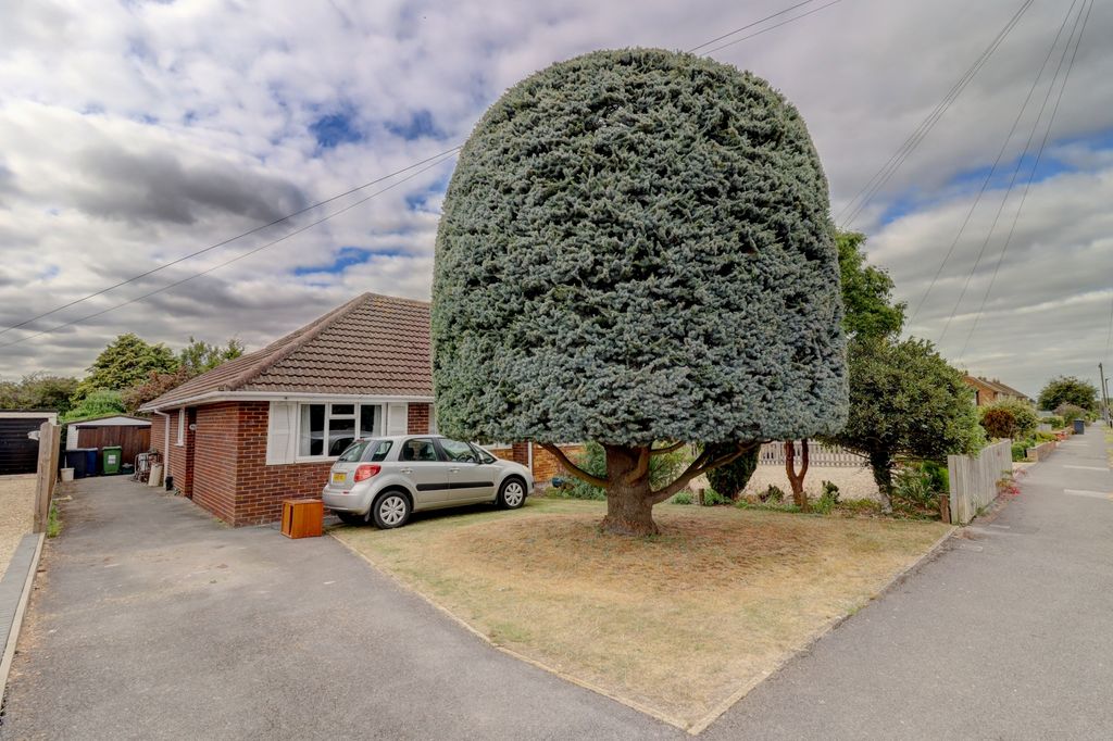 Property photo 1 of 9 Picture No. 12