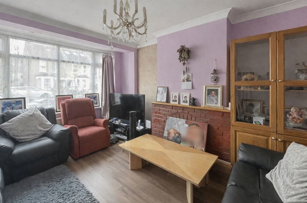 Property photo 3 of 12 Photo 3