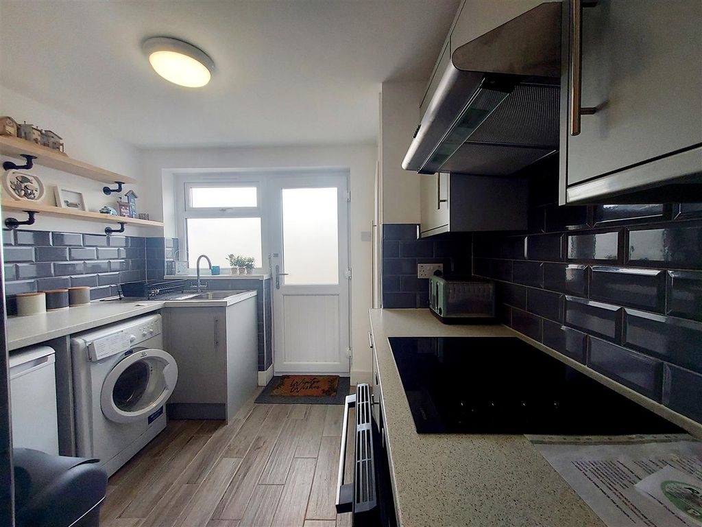 Additional image 6 of 2 bed flat to rentSt. Pirans Road, Atlantic Bay, Perranporth TR6