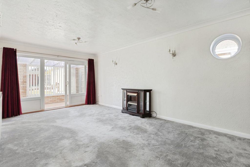 Property photo 3 of 16 Photo