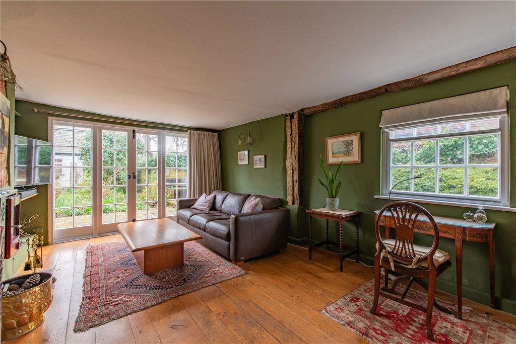 Property photo 2 of 24 Sitting Room