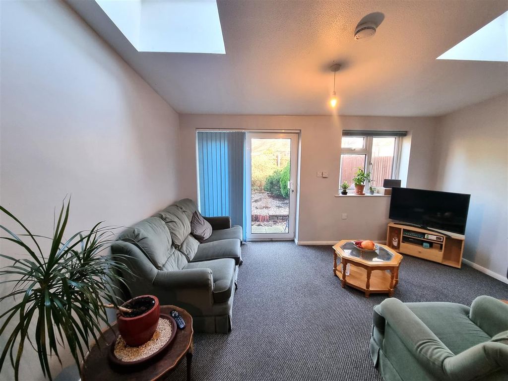 Property photo 3 of 8