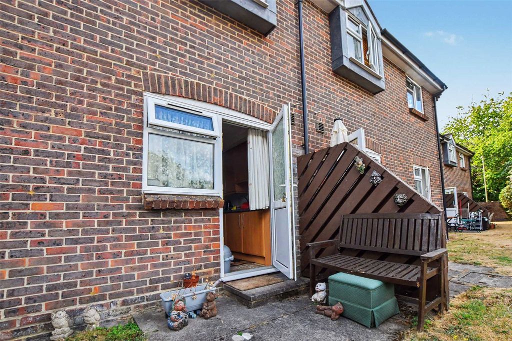 Property photo 2 of 13 Picture No. 11